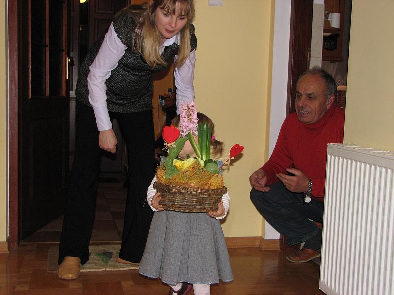 2008-01-20 19-09-44.jpg - miałam dla dziadków koszyczek kwiatków....